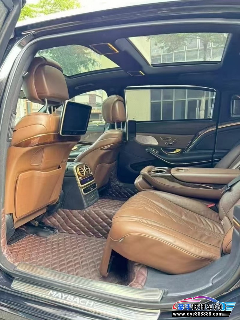 17年奔驰迈巴赫S级轿车抵押车出售