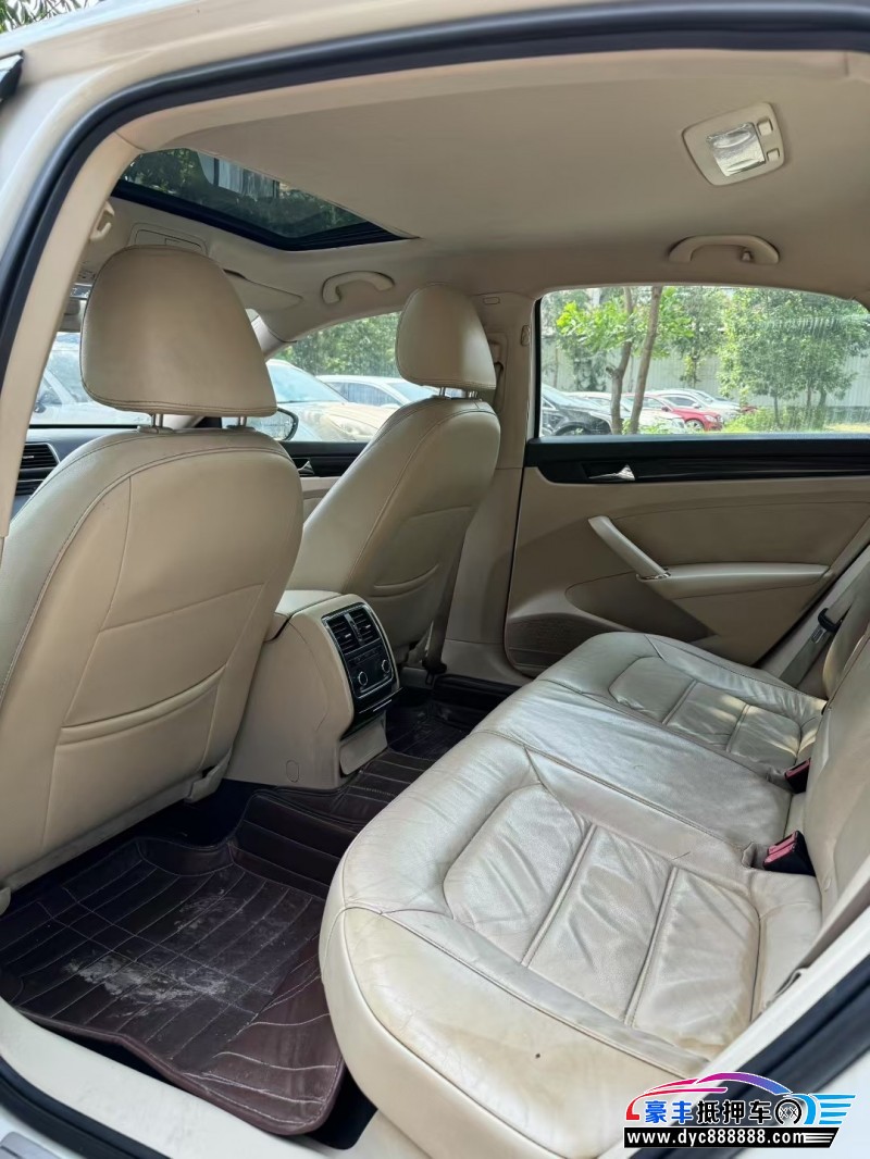 12年大众帕萨特轿车抵押车出售