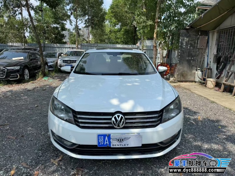 12年大众帕萨特轿车抵押车出售