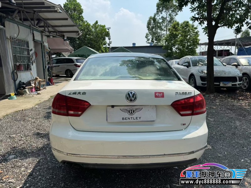 12年大众帕萨特轿车抵押车出售