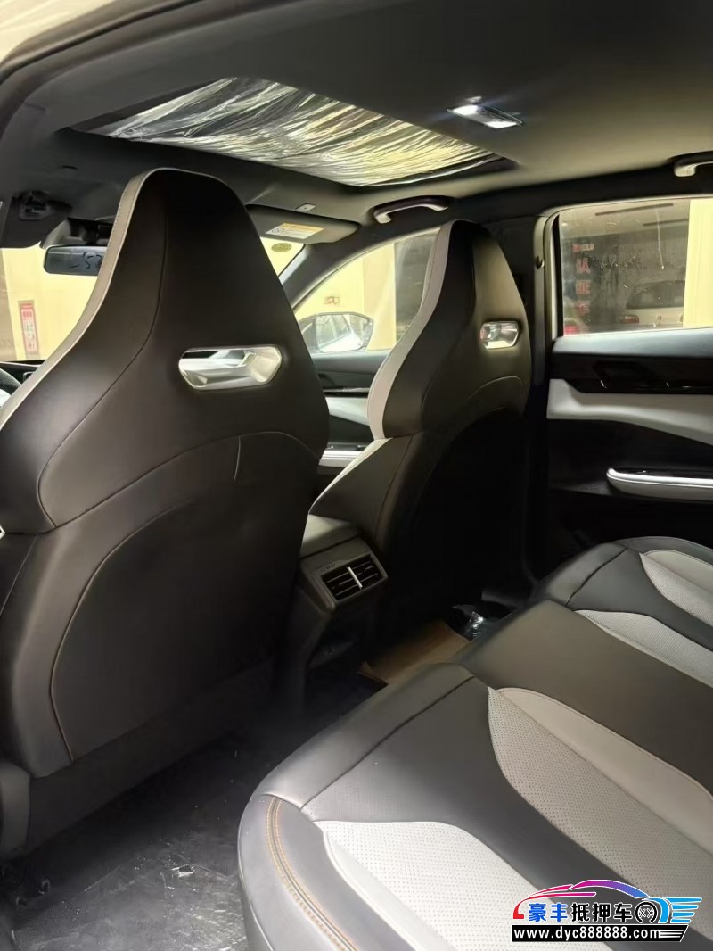 25年长安长安UNI轿车抵押车出售