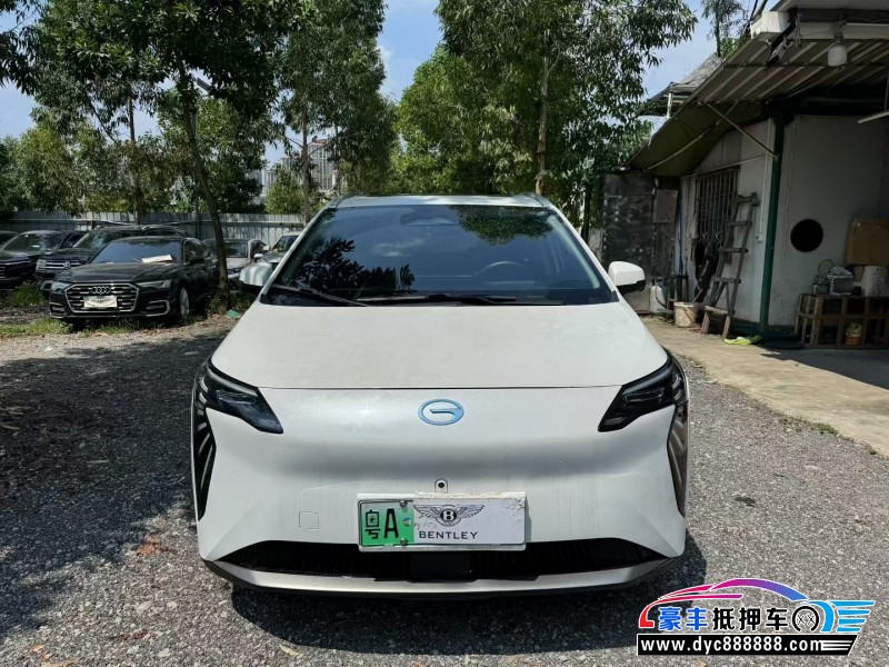 抵押车出售24年埃安Y70轿车