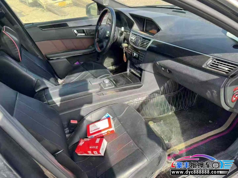 13年奔驰E轿车抵押车出售