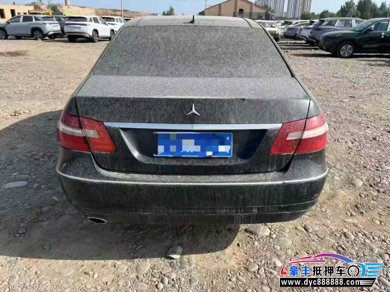 13年奔驰E轿车抵押车出售