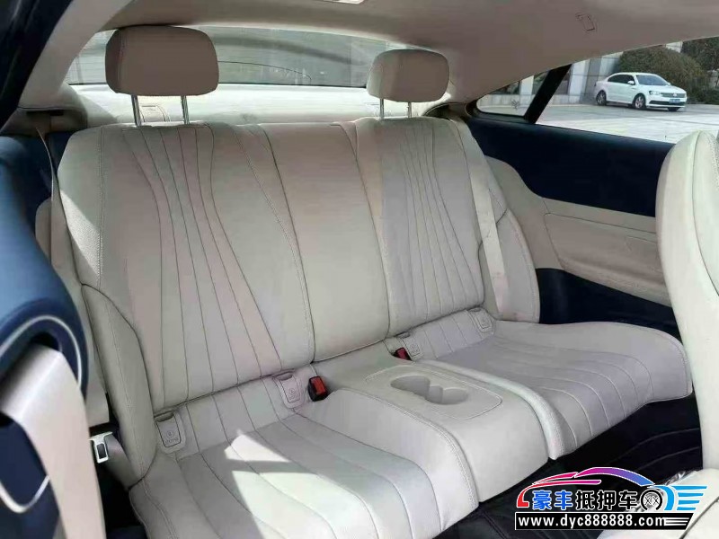 22年奔驰E轿车抵押车出售