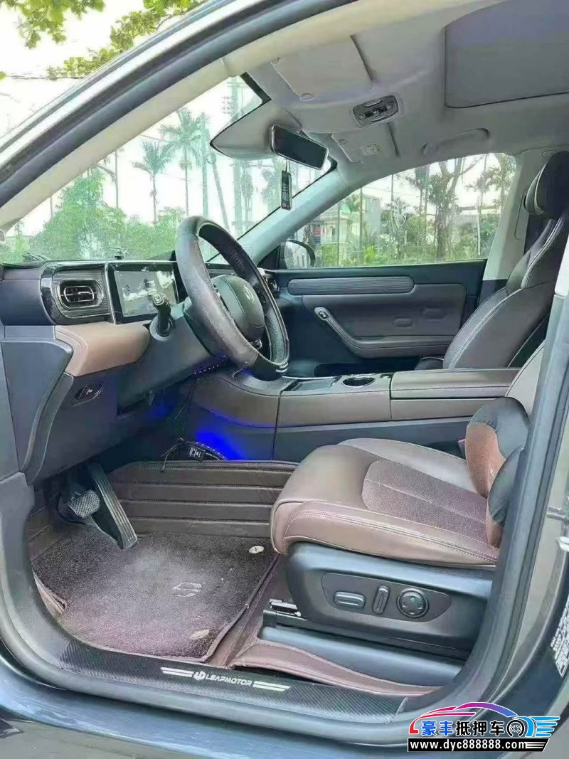 23年零跑C11轿车抵押车出售