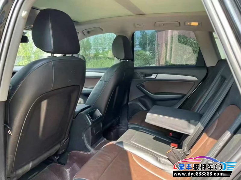 17年奥迪Q5轿车抵押车出售