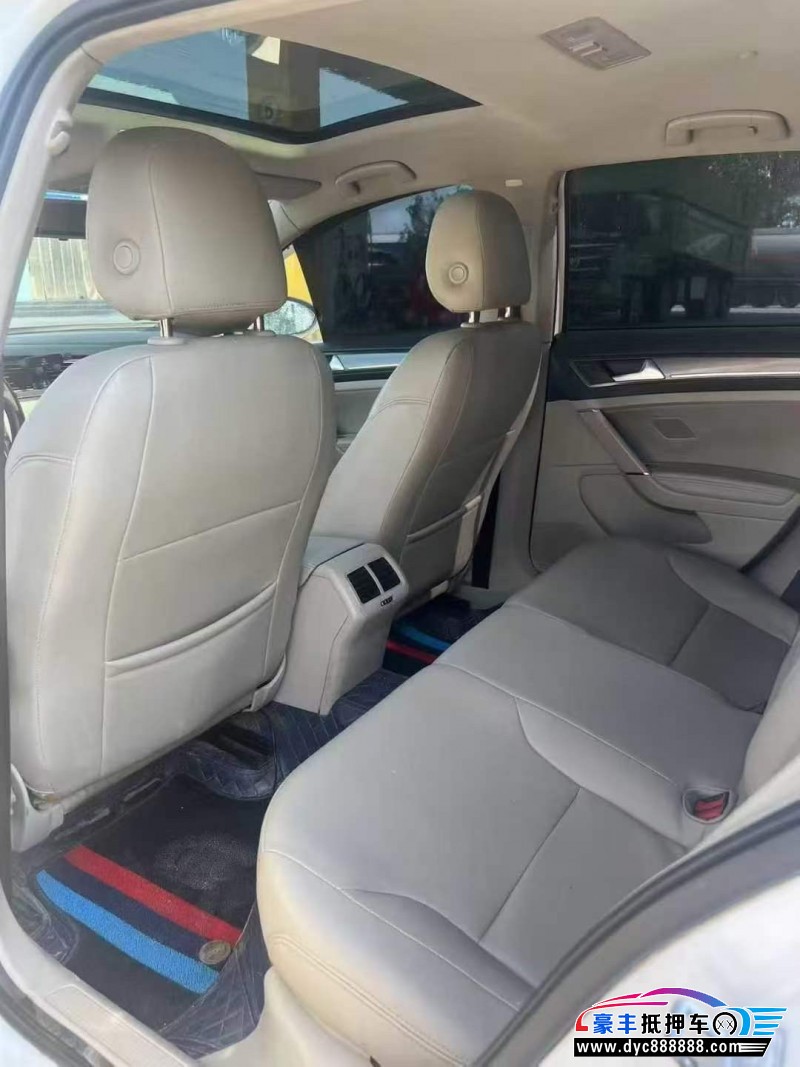 15年大众高尔夫轿车抵押车出售