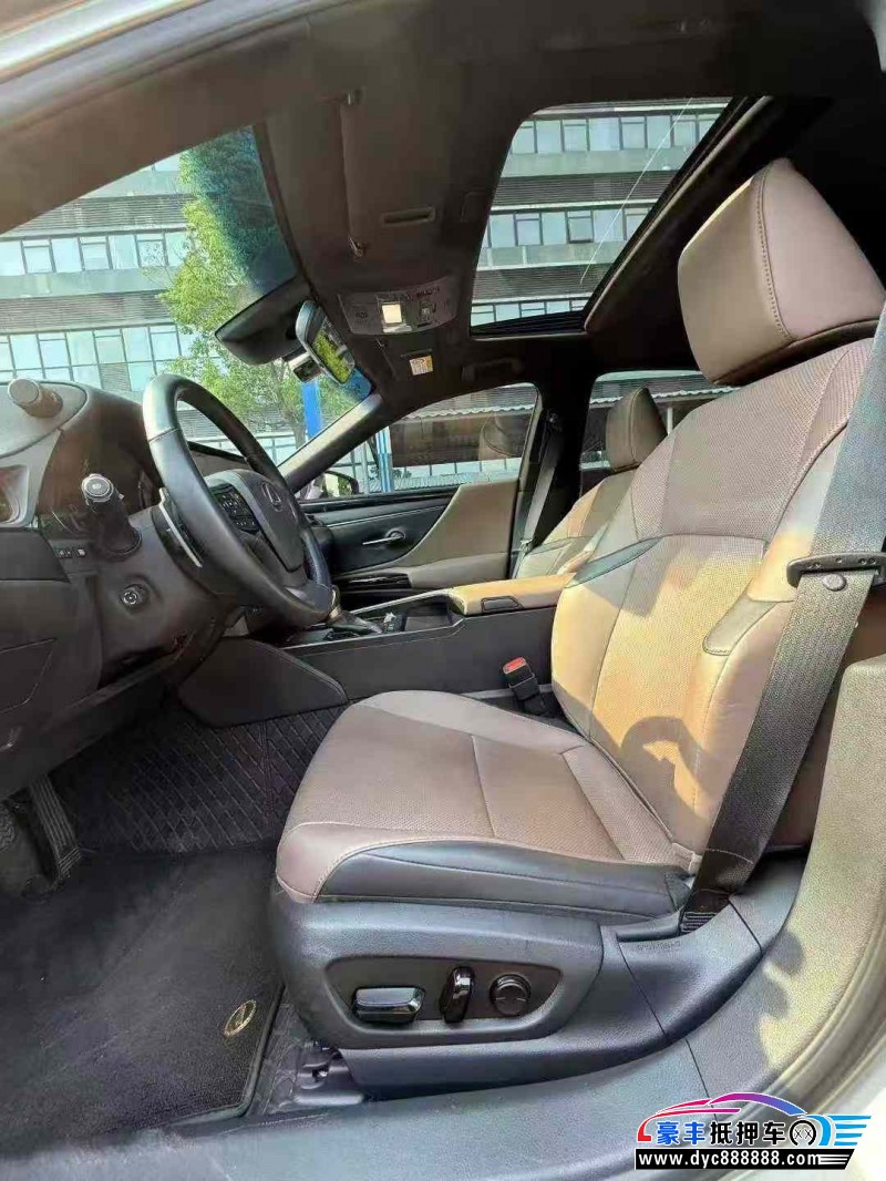 23年雷克萨斯ES轿车抵押车出售