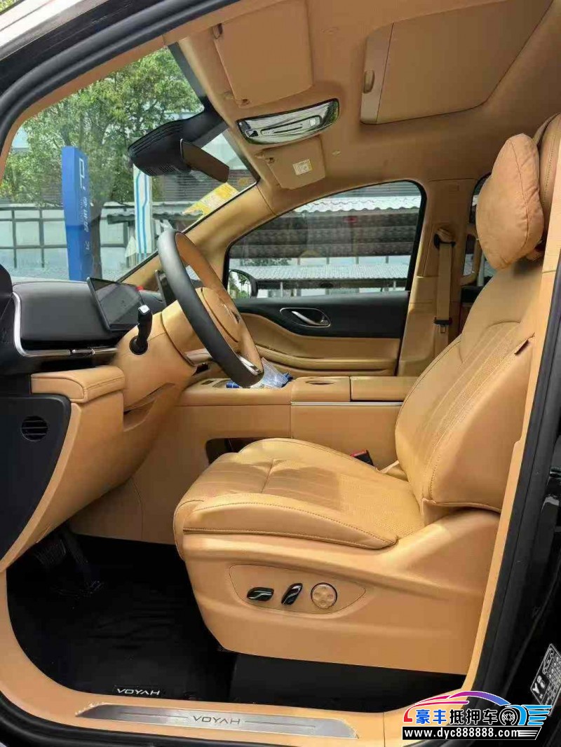 25年岚图梦想家轿车抵押车出售