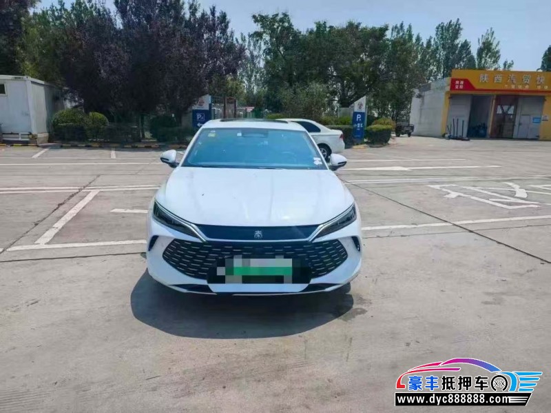 抵押车出售25年比亚迪秦轿车