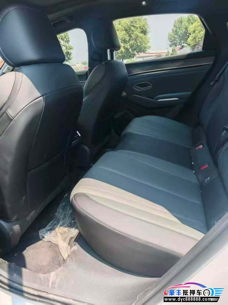 25年比亚迪秦轿车抵押车出售