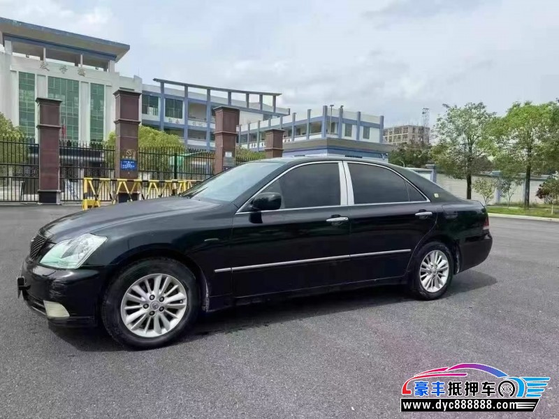 08年丰田皇冠轿车抵押车出售