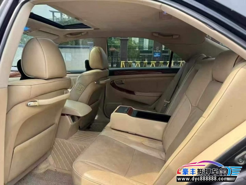 08年丰田皇冠轿车抵押车出售