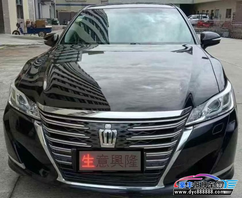 18年丰田皇冠轿车抵押车出售