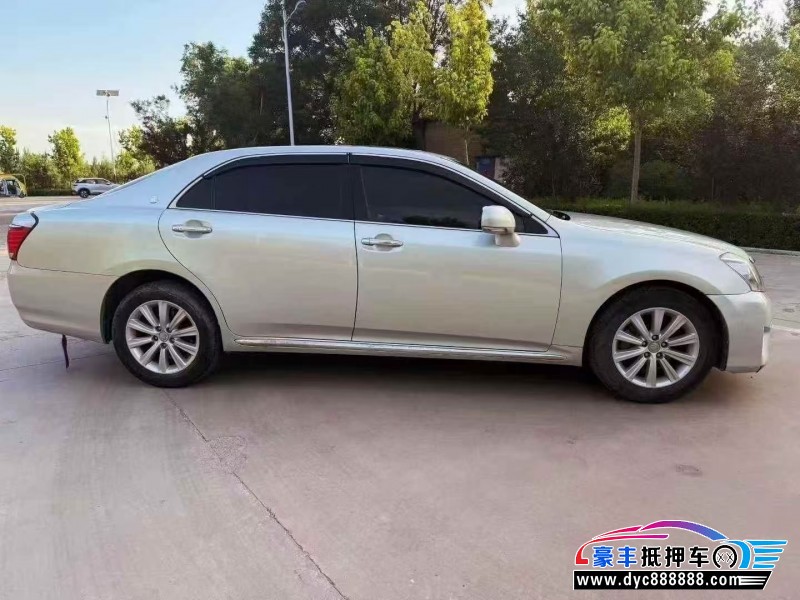 14年丰田皇冠轿车抵押车出售