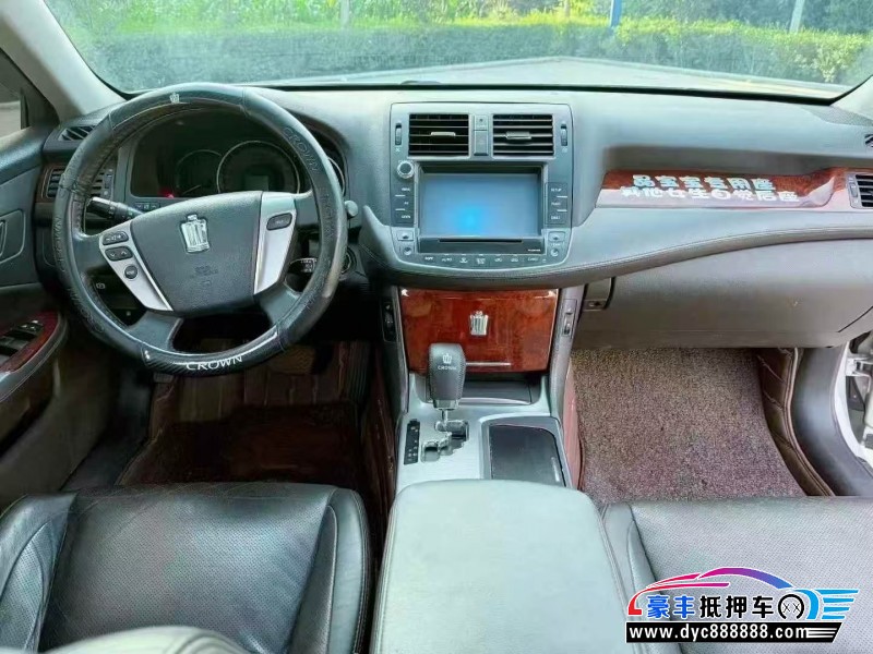 14年丰田皇冠轿车抵押车出售