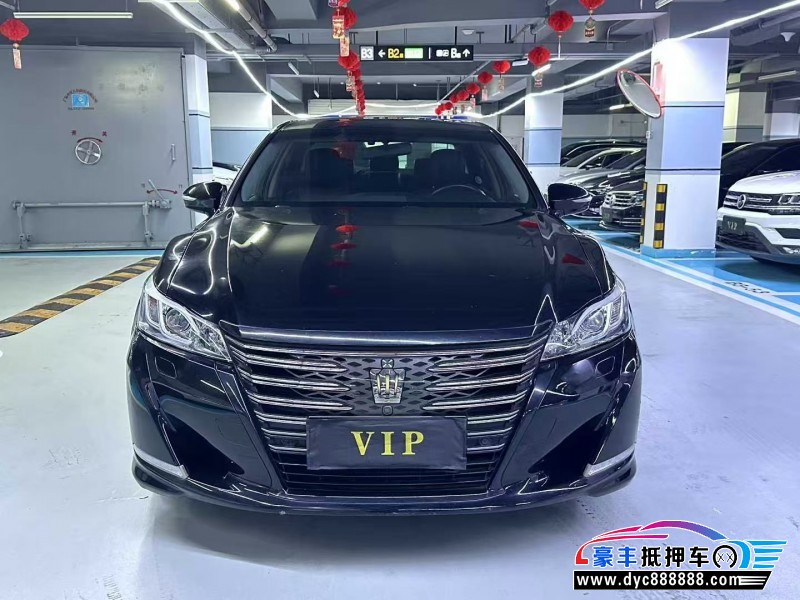 18年丰田皇冠轿车抵押车出售