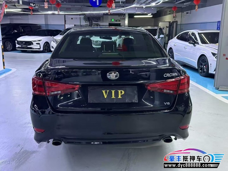 18年丰田皇冠轿车抵押车出售