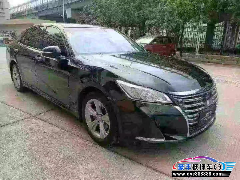 18年丰田皇冠轿车抵押车出售
