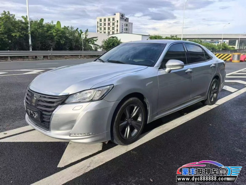 19年丰田皇冠轿车抵押车出售