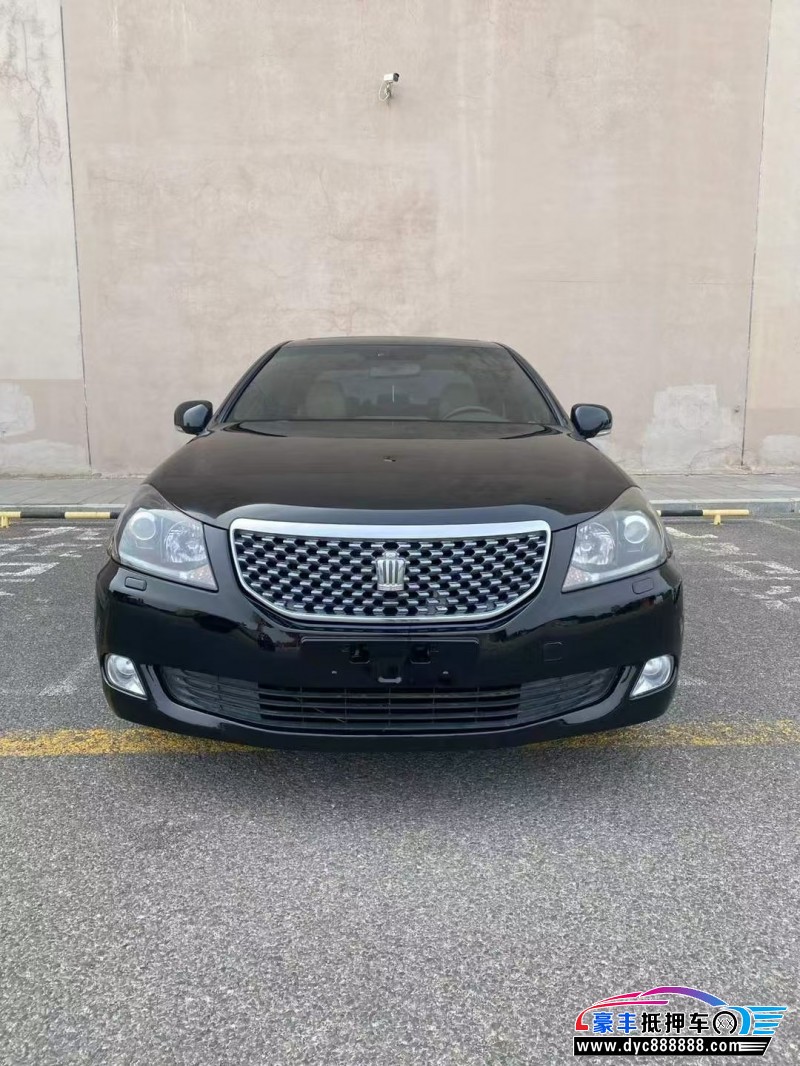 12年丰田皇冠轿车抵押车出售