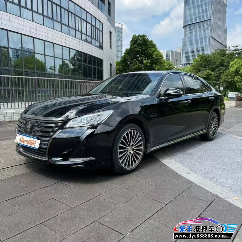 19年丰田皇冠轿车抵押车出售