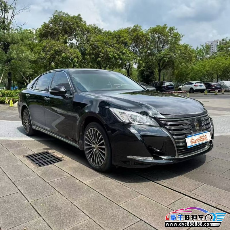 19年丰田皇冠轿车抵押车出售