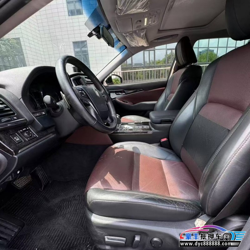 19年丰田皇冠轿车抵押车出售