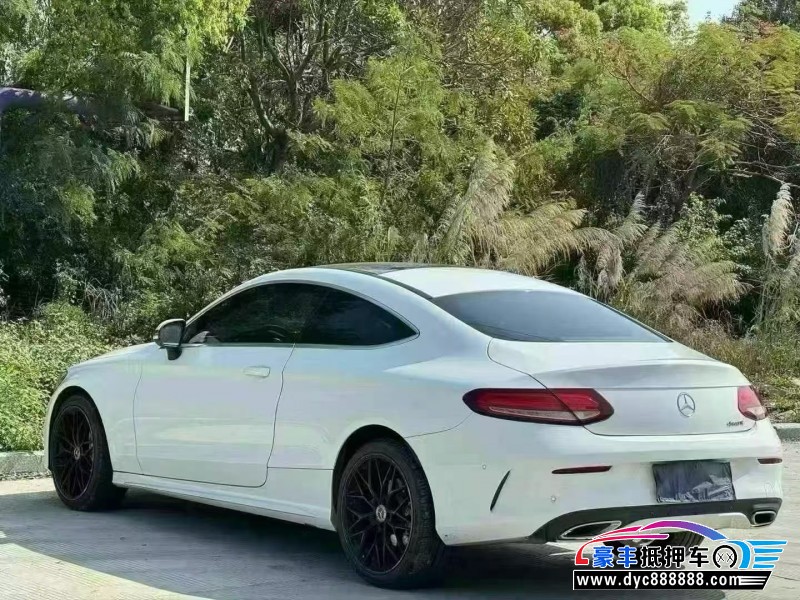 17年奔驰C轿车抵押车出售