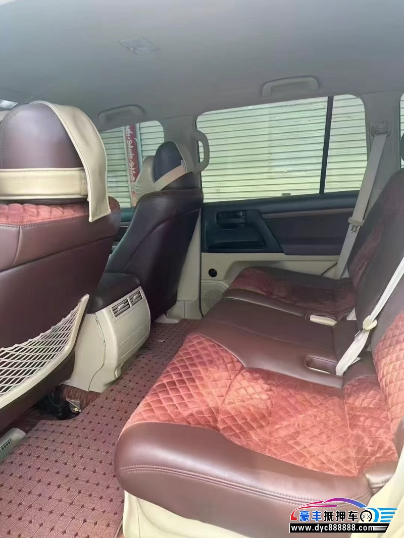 17年丰田兰德酷路泽（陆巡）轿车抵押车出售