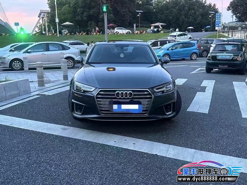 19年奥迪A4L轿车抵押车出售