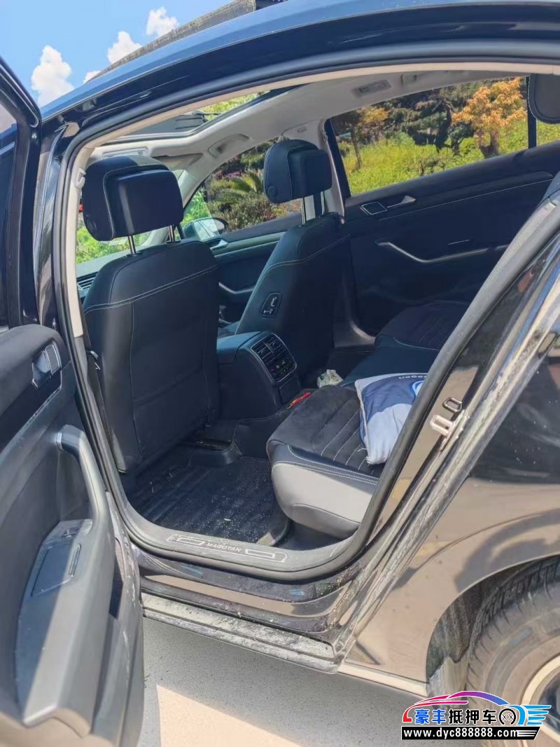 22年大众迈腾轿车抵押车出售