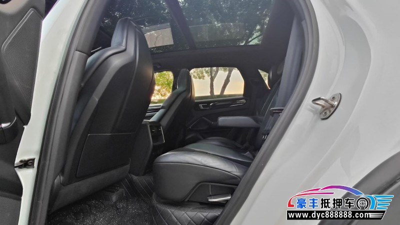 18年保时捷卡宴SUV抵押车出售