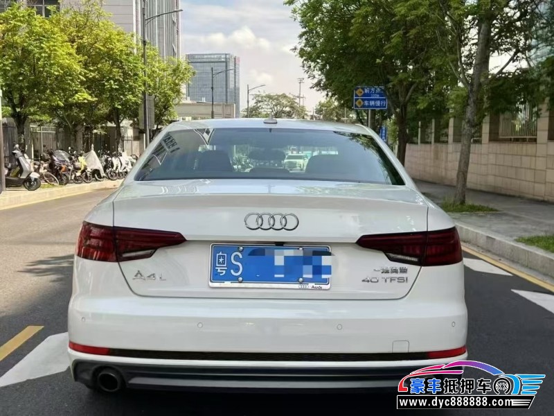 18年奥迪A4L轿车抵押车出售