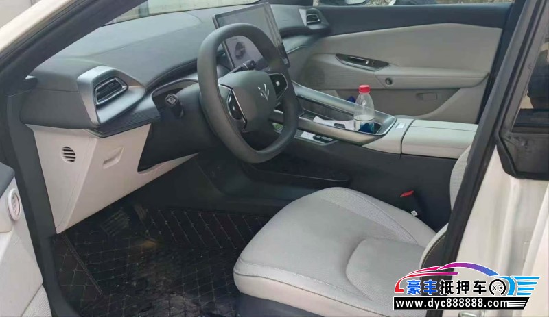 25年极狐阿尔法S轿车抵押车出售