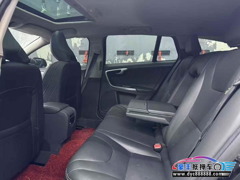 17年沃尔沃V60轿车抵押车出售