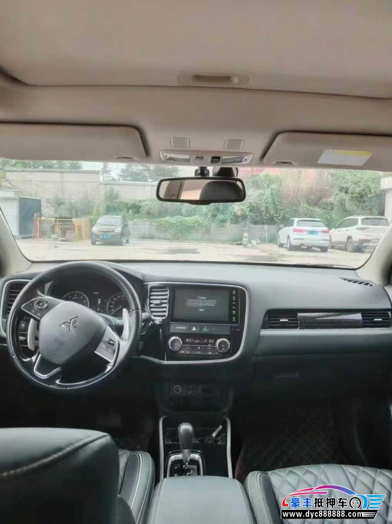 21年三菱欧蓝德轿车抵押车出售