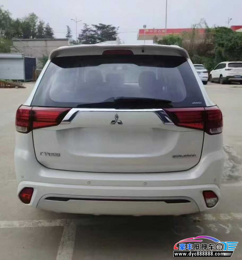 21年三菱欧蓝德轿车抵押车出售