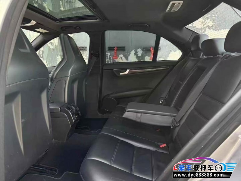 14年奔驰C轿车抵押车出售