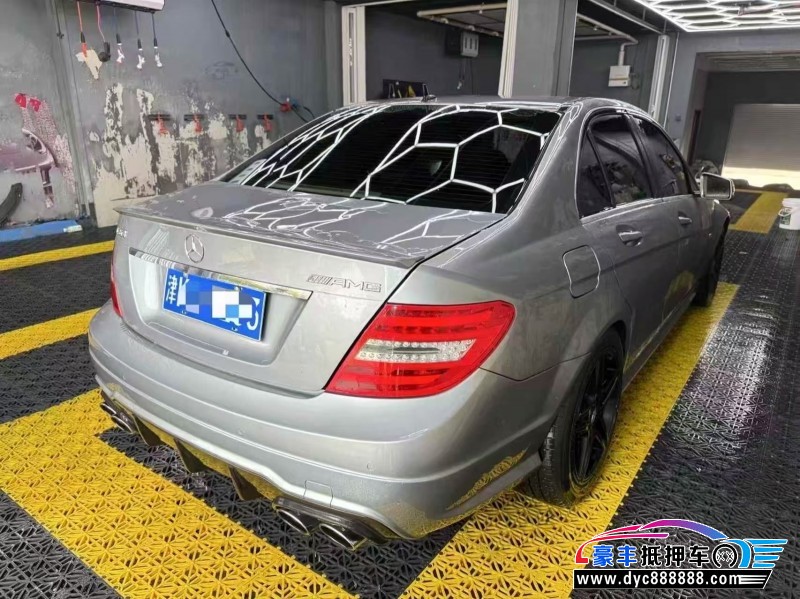 14年奔驰C轿车抵押车出售