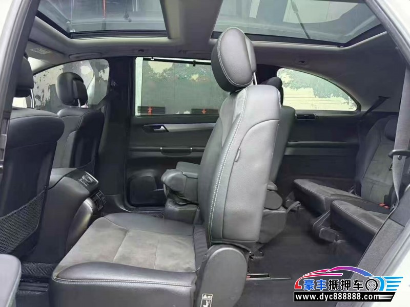 16年奔驰R轿车抵押车出售