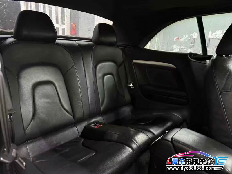 13年奥迪A5轿车抵押车出售