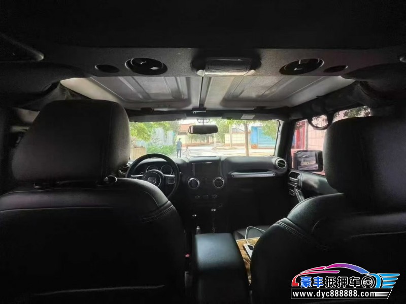 17年Jeep牧马人轿车抵押车出售