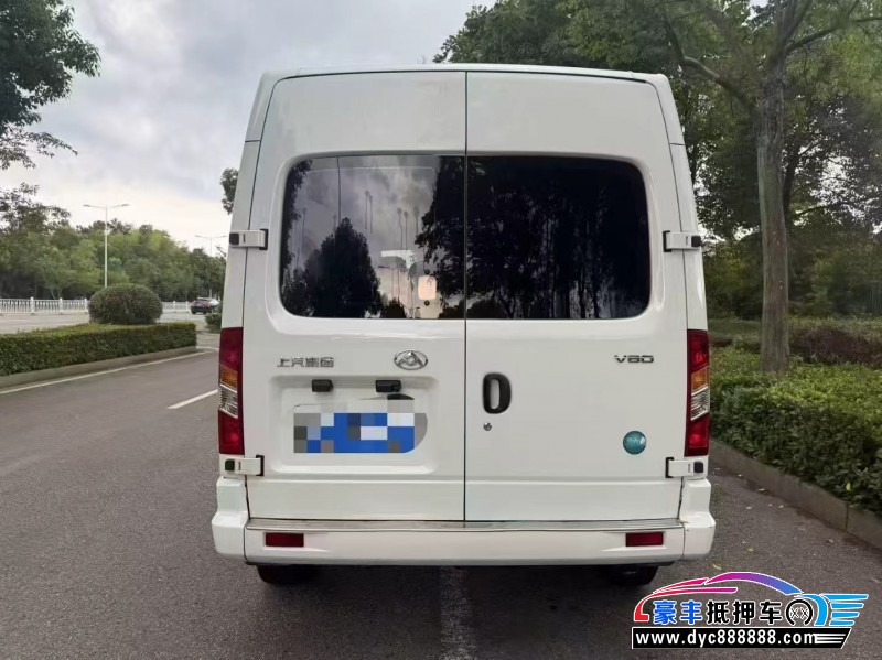 23年上汽大通V80轿车抵押车出售