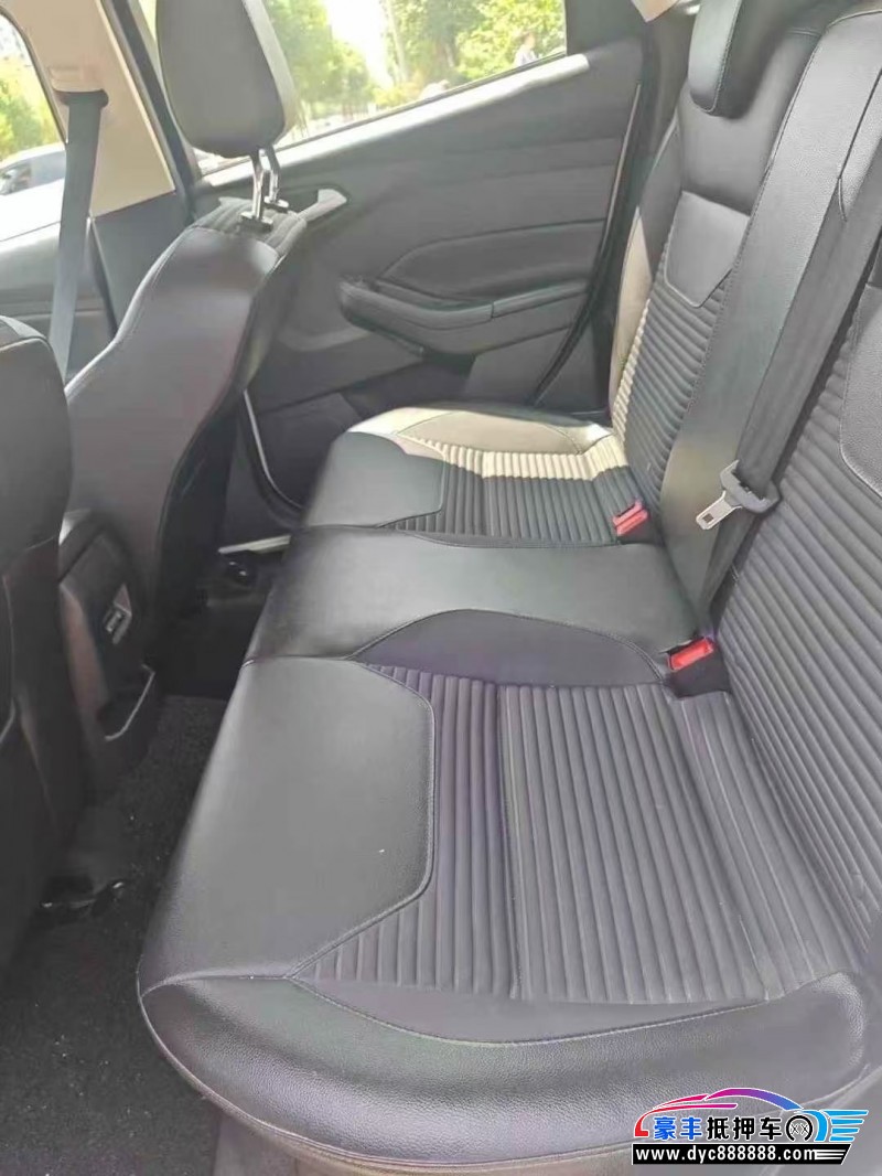 20年福特福克斯轿车抵押车出售