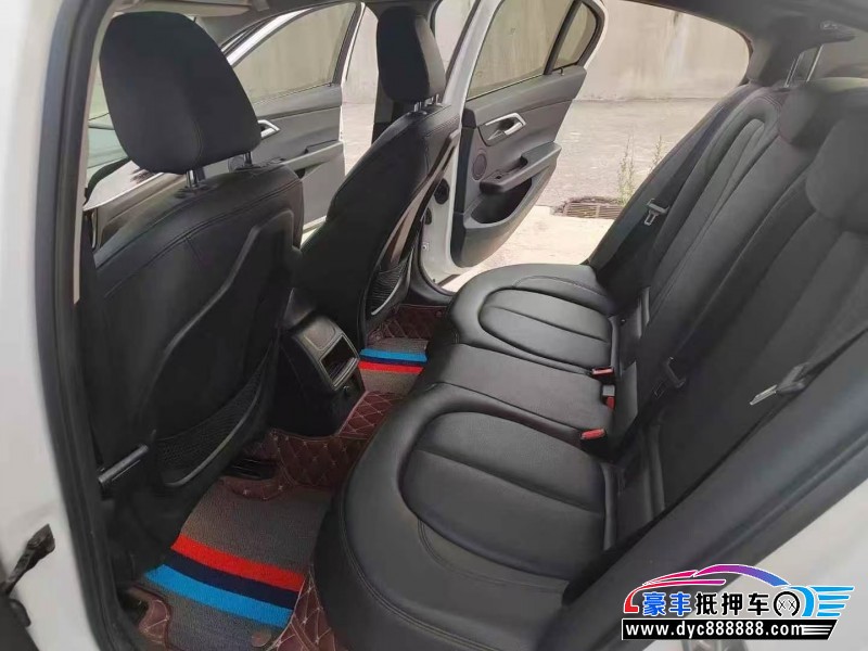 18年宝马1系轿车抵押车出售