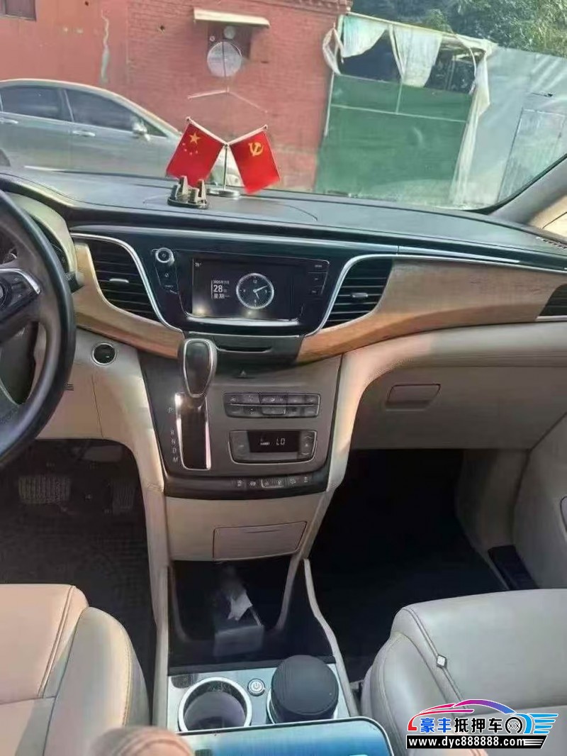 18年别克GL8轿车抵押车出售