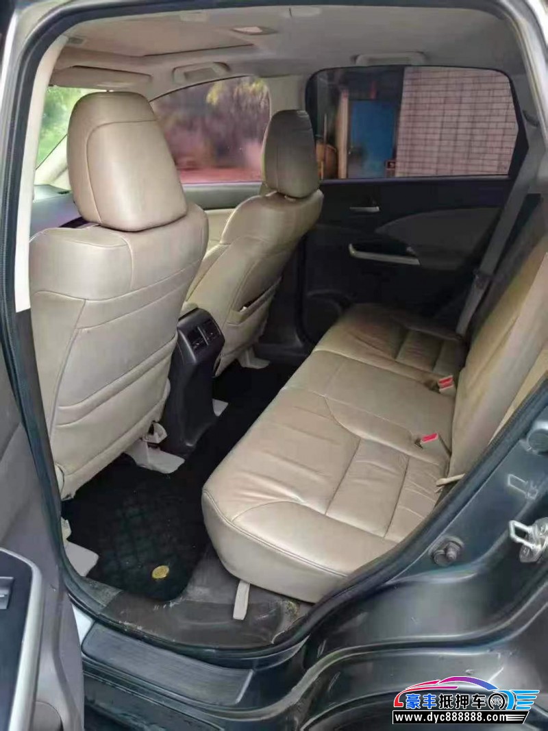 13年本田CR-V轿车抵押车出售