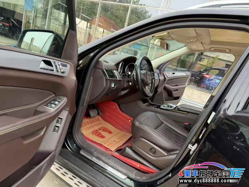 18年奔驰GLS轿车抵押车出售